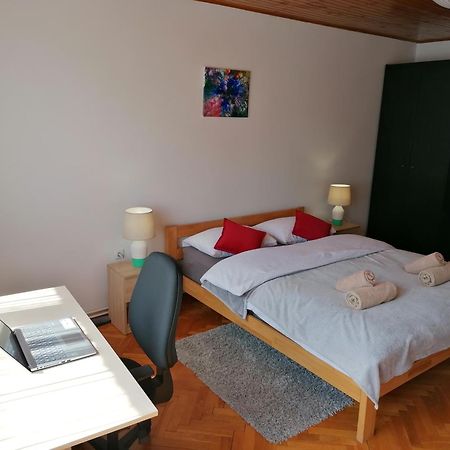 Cozy 1-Bdrm Apt In Dubec, Ideal For Work Or Study Sesvete Eksteriør billede