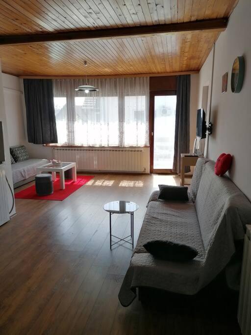 Cozy 1-Bdrm Apt In Dubec, Ideal For Work Or Study Sesvete Eksteriør billede